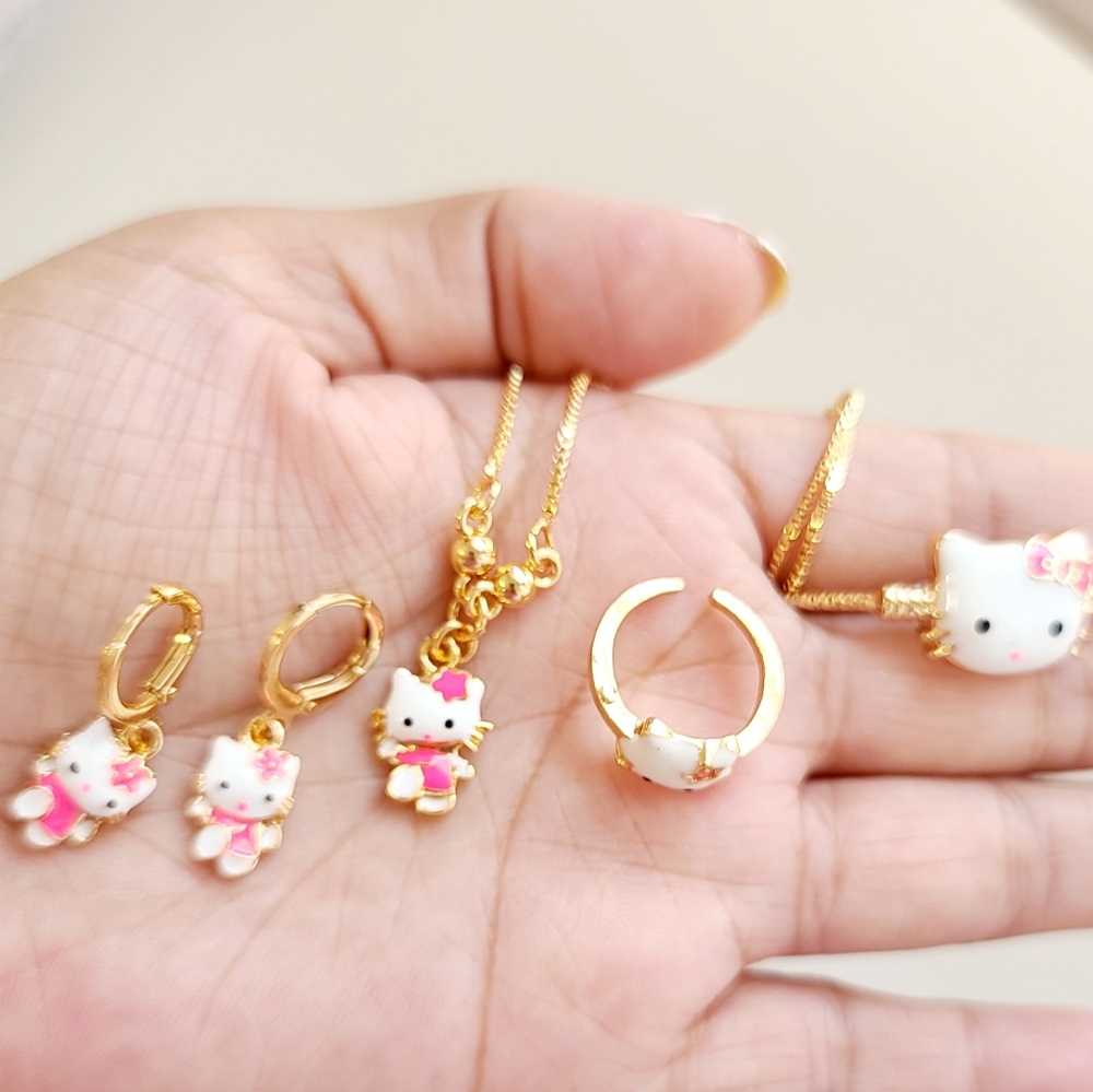 18K Gold Plated Hello Kitty Kid's Necklace Set. New